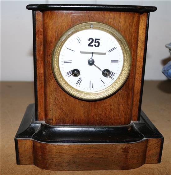 Mantel clock